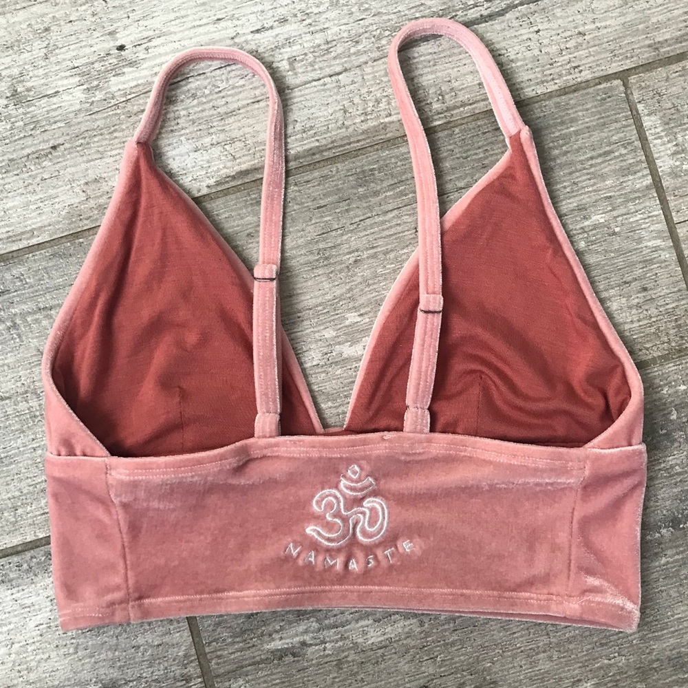 ๐ฅ๐ฅSPIRITUAL GANGSTER - VELVET SPORTS BRA๐ฅ๐ฅ - Picture 1 of 3